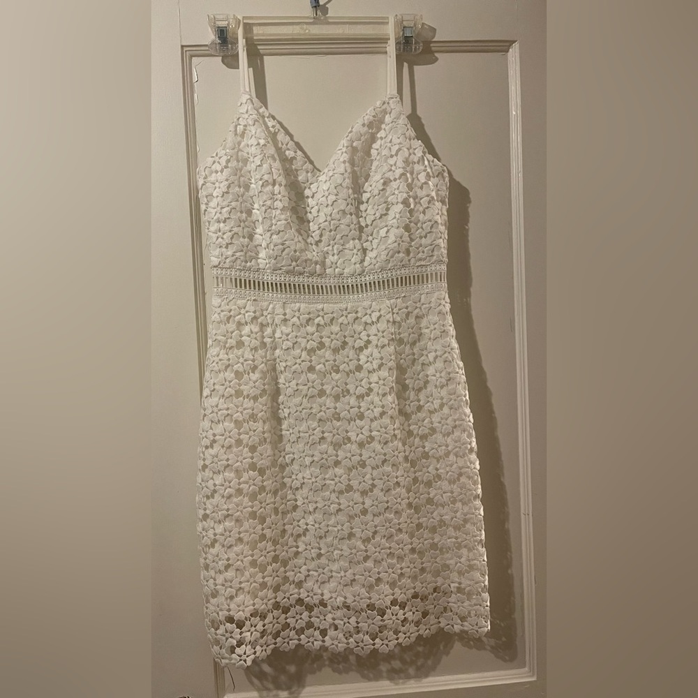 Minuet Size Medium White Dress